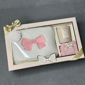 Joyward Put A Bow On It Gift Set Womens OS Pink Sherpa Pouch Candle Socks NEW